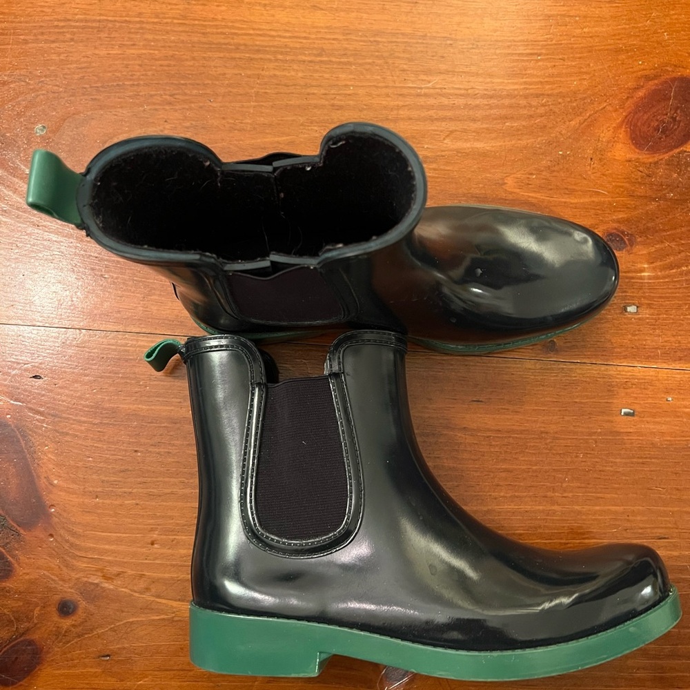 Crown & Ivy Rain Booties